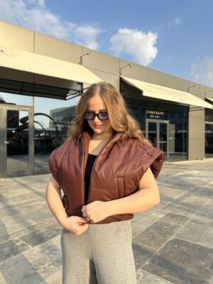 img_1368 Cropped short fit vest